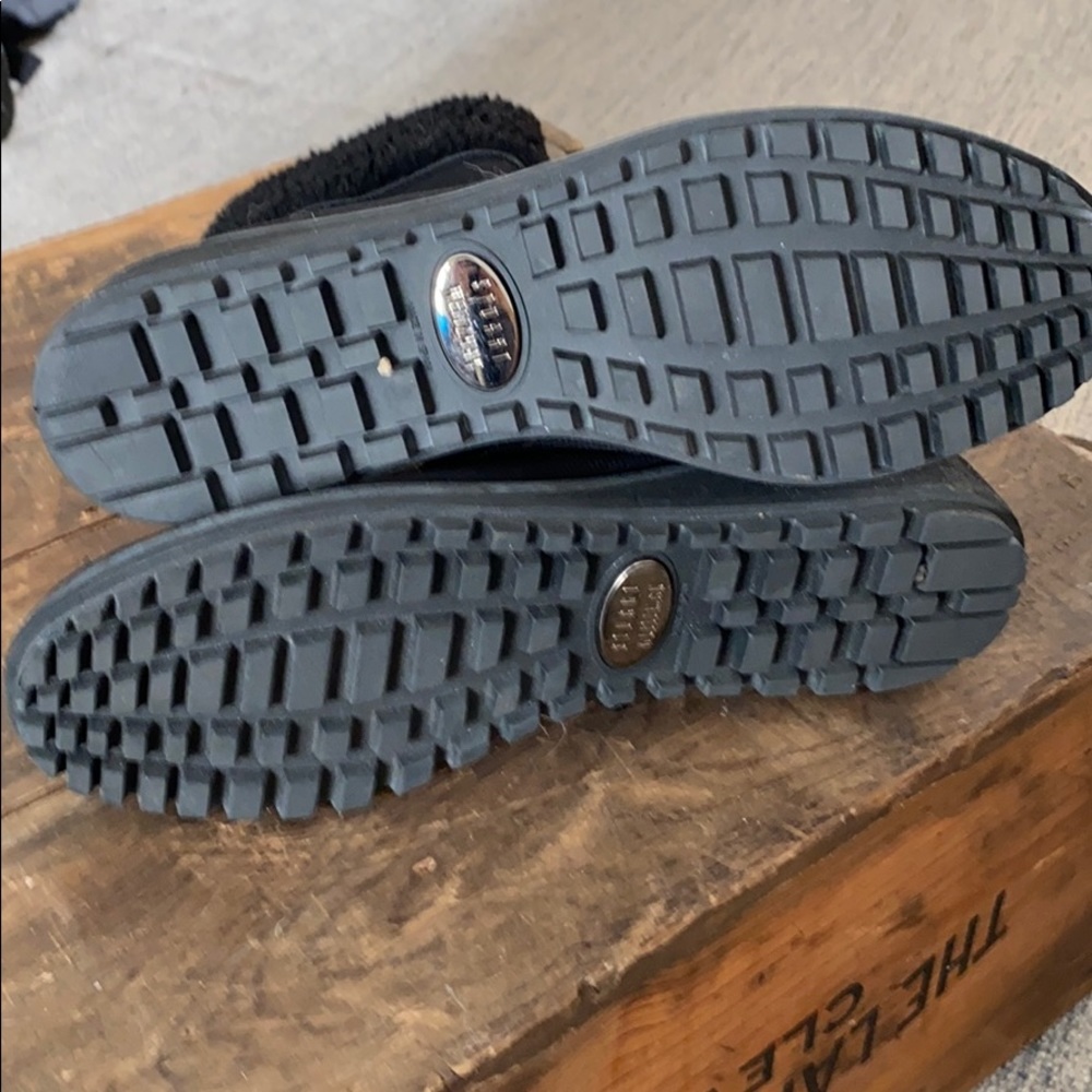 Stuart Weizman Gore-Tex Shearling Cuff 7.5 Boot - image 3